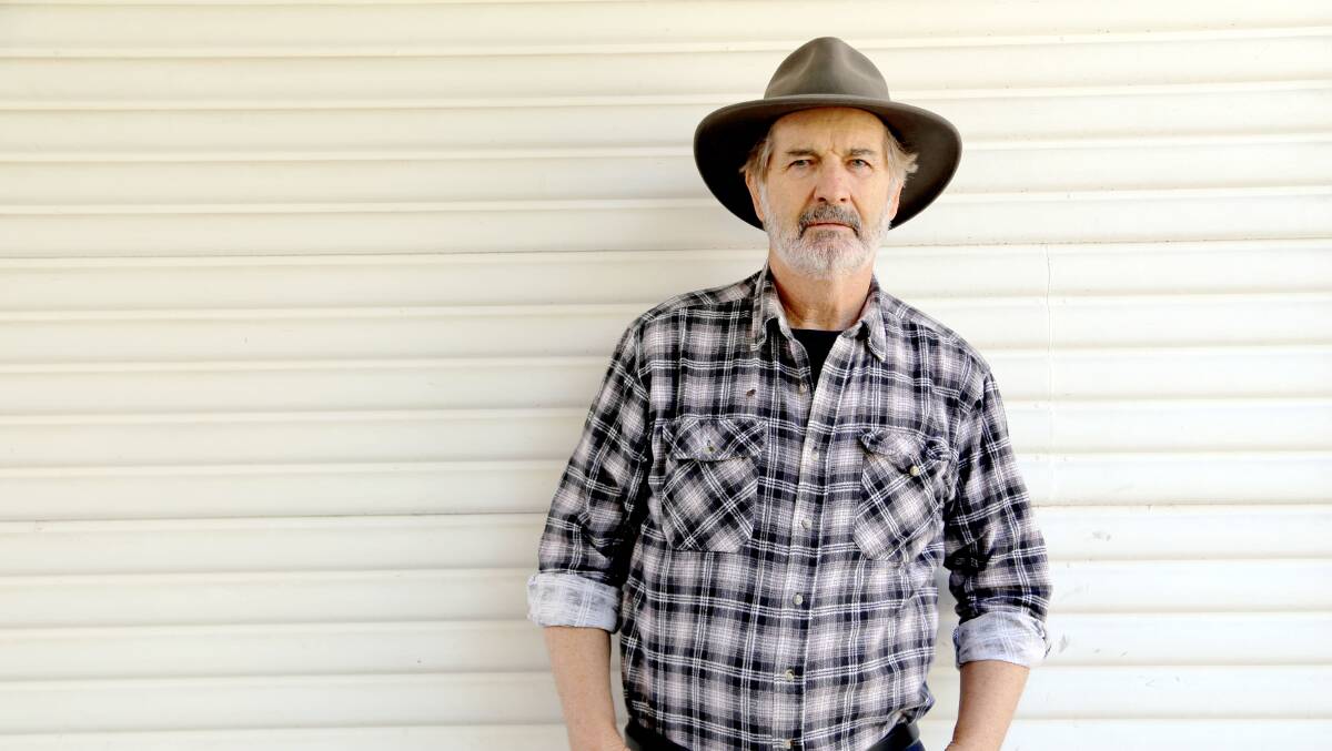 Actor John Jarratt, who has connections to the region, wants people to be asbestos aware.