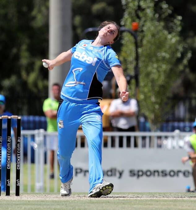 EFFECTIVE: Adelaide Strikers bowler Tahlia McGrath took 2-22 in the WBBL game at Robertson Oval on Saturday. Picture: Les Smith