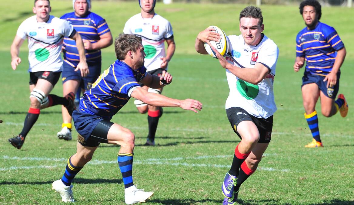 Albury's James Olds (right) scored four tries in the Steamers' win over Temora on Saturday.