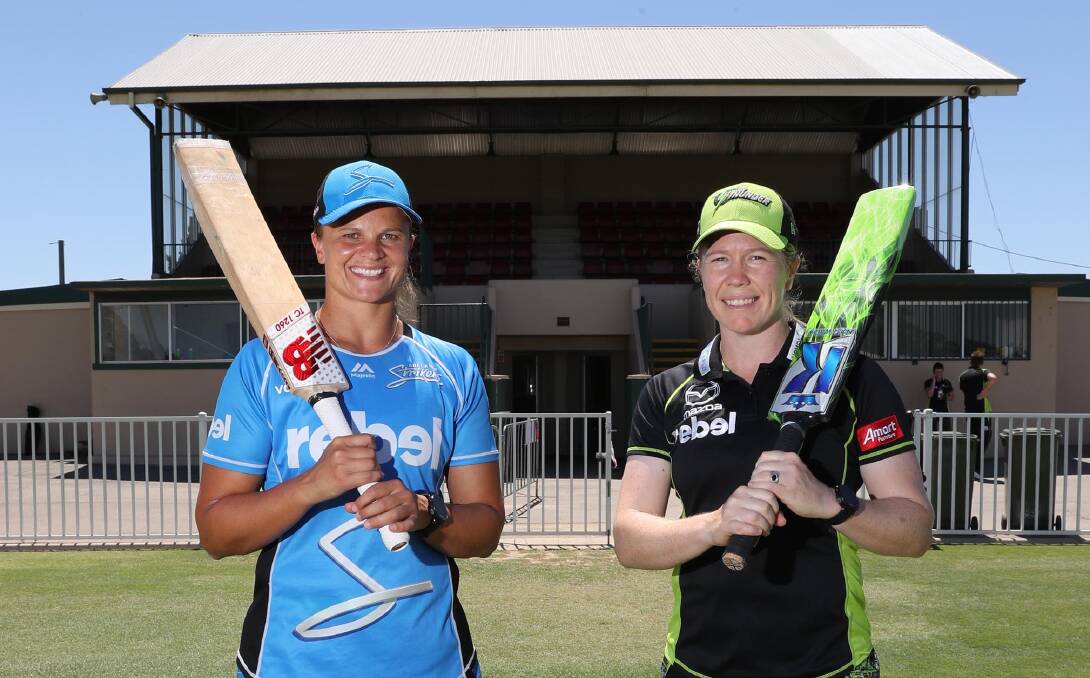 Adelaide Strikers captain Suzie Bates and Sydney Thunder counterpart Alex Blackwell ahead of the two Women's Big Bash League matches at Robertson Oval.