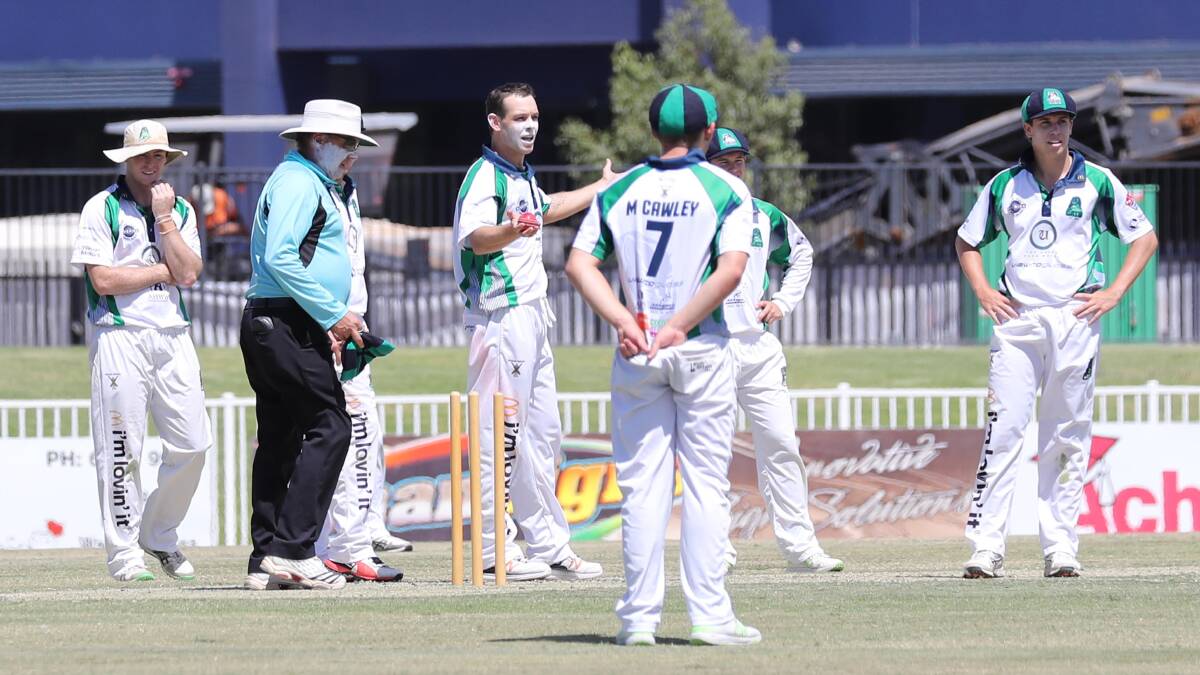 HOWZAT?: Wagga City coach Jon Nicoll appeals to Sam Perry dismissed after a Mankad against Wagga RSL at Robertson Oval. Picture: Les Smith