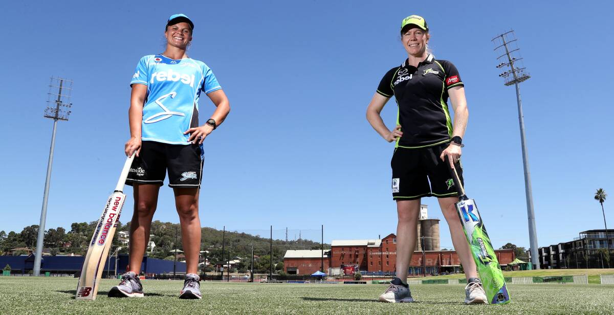 MATCH UP: Sydney Thunder captain Alex Blackwell, left, is looking forward to playing against good friend and Adelaide Strikers captain Suzie Bates at Robertson Oval this weekend. Picture: Les Smith