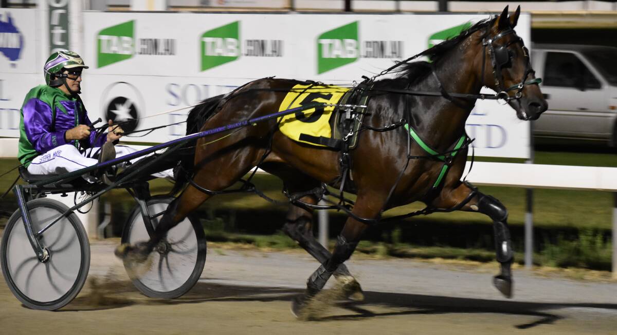 Major Roll won the latest edition of the $40,000 MIA Breeders Plate on Friday night for Mirrool trainer-driver Stephen Maguire.