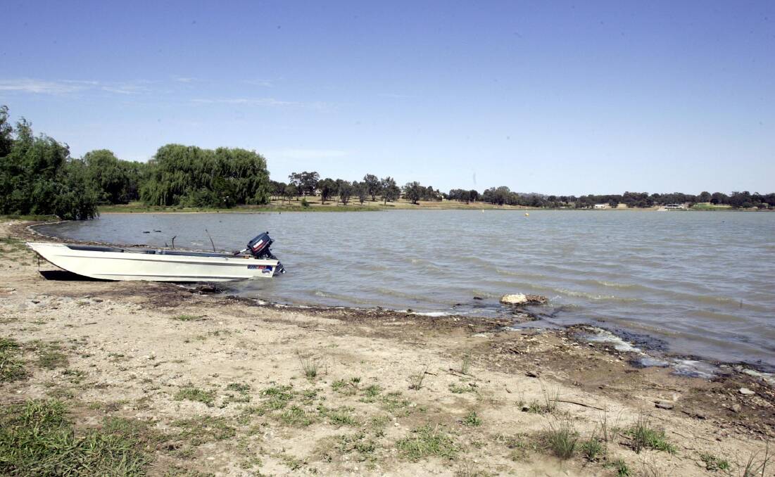 BRIGHT IDEA: Letter writer John Smith claims to have an idea for North Wagga that could rival the popularity of Lake Albert (pictured).