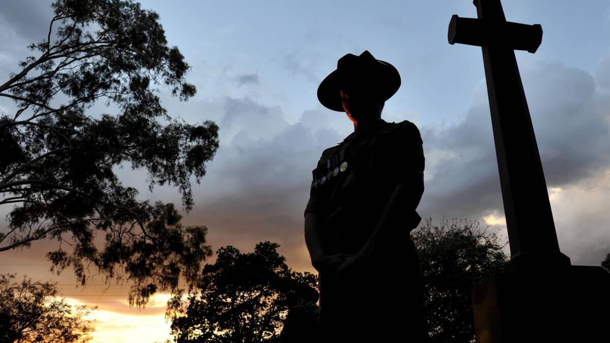 Crowds gathered to commemorate Anzac Day at the Wagga RSL sub-branch war cemetery service.