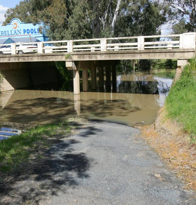 UPGRADE: Geoff Hall calls for an upgrade of Marshalls Creek bridge, believing it is an accident waiting to happen. Picture: Les Smith