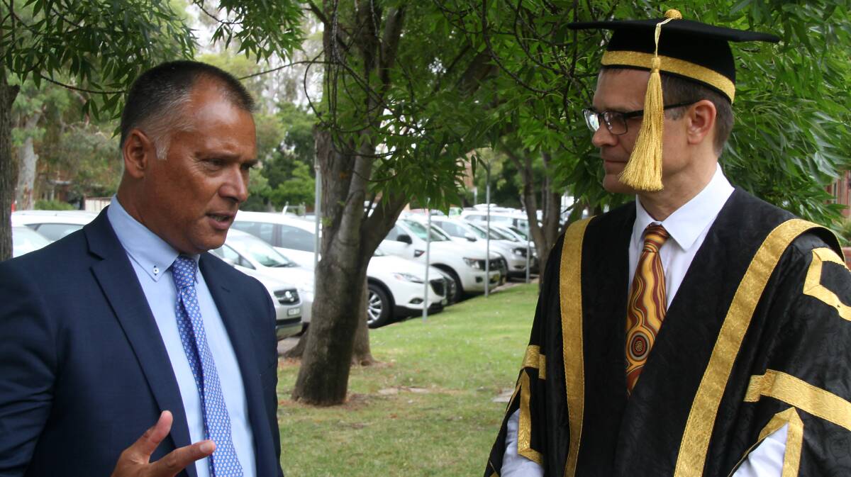 Stan Grant with Vice Chancellor Andrew Vann.