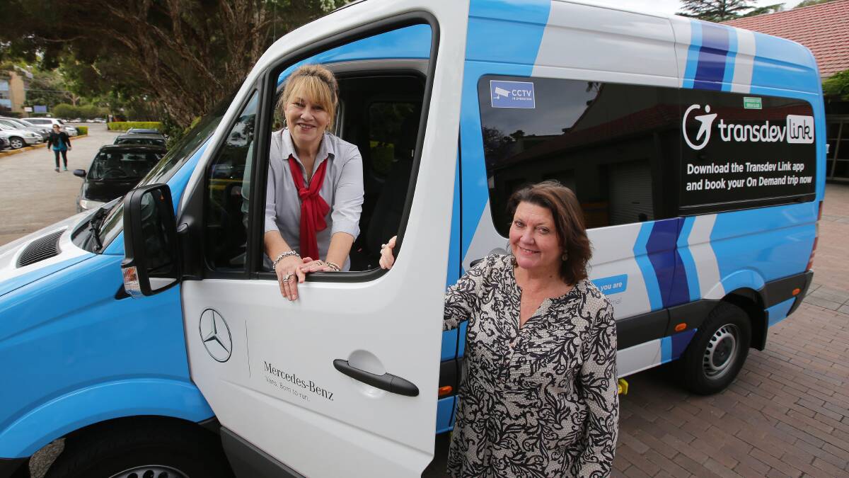 COMING SOON: The NSW Government wants to trial its On Demand shuttle bus scheme in regional areas. Belinda Hanrahan and driver Leeandra Gavin have a chat at Hazelhurst Regional Gallery. Picture: John Veage.
