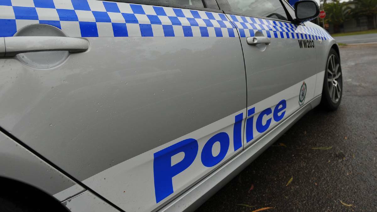Violent punch up plays out in middle of Wagga highway