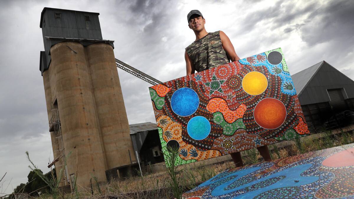 STROKE OF GENIUS: Wagga artists are ready to jump on board grain silo projects in the region. 