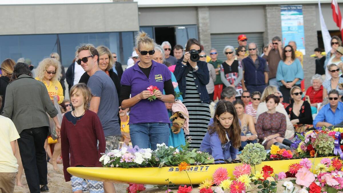Tathra tribute to shark victim Chris Armstrong | Photos