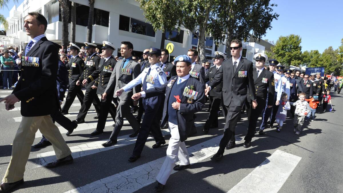 Anzac Day march down Baylis Street. Picture: Les Smith