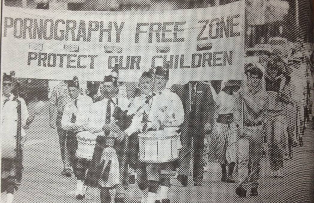 Three hundred people, led by a pipe band, marched down Baylis Street as part of an anti-pornography campaign to delcare Wagga a pornography-free zone.