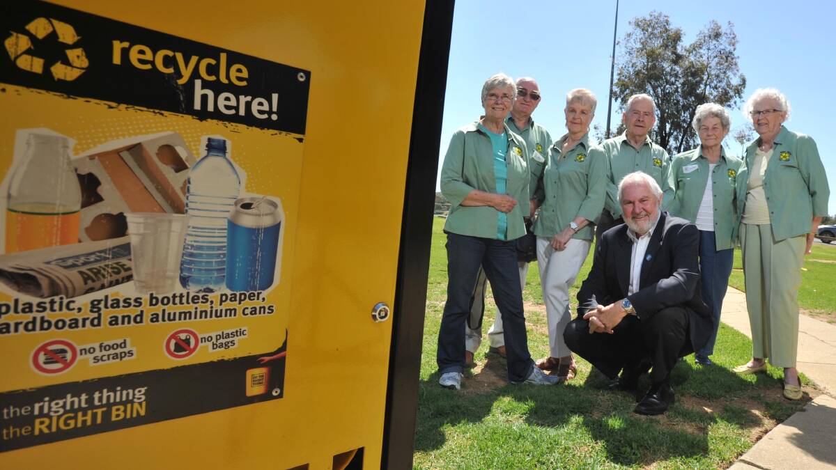 NEW BINS TO CLEAN-UP: Wagga mayor Rod Kendall with Tidy Town Sustainabile Community Committee members (back, from left) Judith Jackaman, Graham Jackaman, Elsie Kimball, John Rumens, Marcia Noble and Margaret Rumen at Jubilee Park. Picture: Michael Frogley