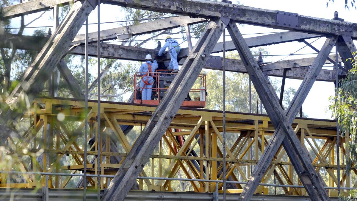 Work continues on the Hampden Bridge. Picture: Les Smith