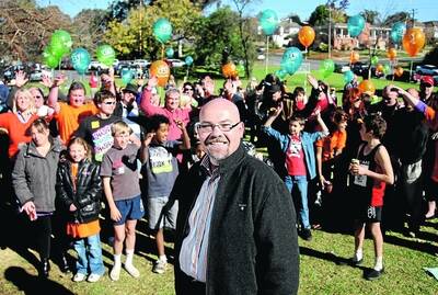 LAUNCH: Independent candidate Matthew Hogg launched his election campaign at the Wagga Botanic Gardens yesterday with almost 500 people attending. Picture: Glenn Henderson
