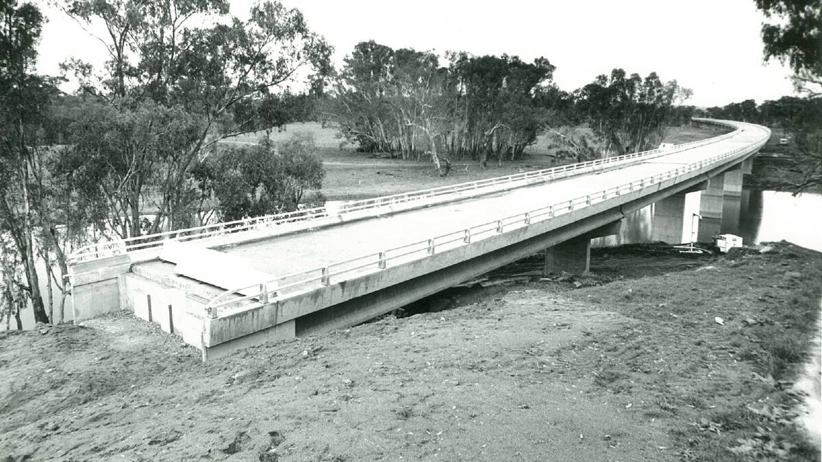 PThe Gobba Bridge comes closer to completion. icture: Riverina Media Group