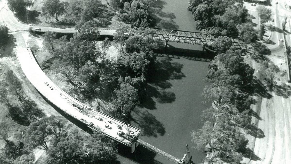 The Wiradjuri Bridge (below) is constructed in 1995 near the historic Hampden Bridge. Picture: Riverina Media Group