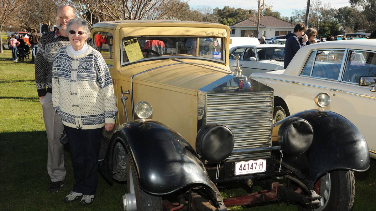 Bob and Bronwyn Clark from Wagga, have had the 1926 Rolls Royce for 40 years. The car formerly belonged to Lady Holden until 1935. Picture: Keith Wheeler