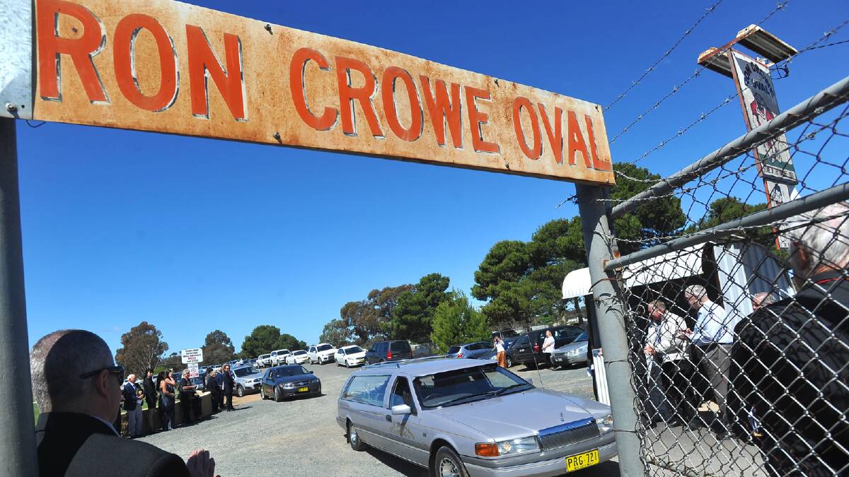 Rugby league legend Ron Crowe was farewelled in his home town at the oval named after him in West Wyalong.