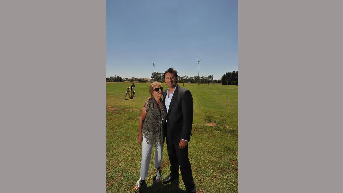 Laurie Daley with his mum Frances. Picture: Oscar Colman