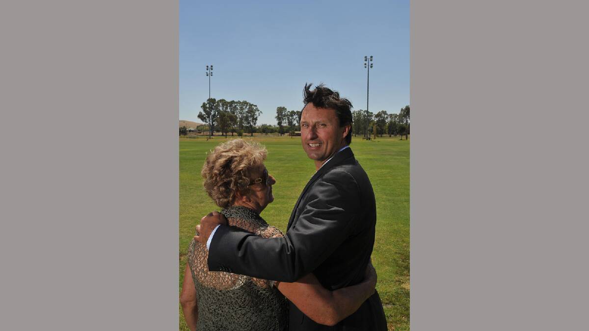 Laurie Daley with his mum Frances. Picture: Oscar Colman