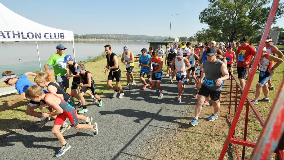Wagga Triathlon Club's come-and-try duathlon: competitors get underway. Picture: Alastair Brook