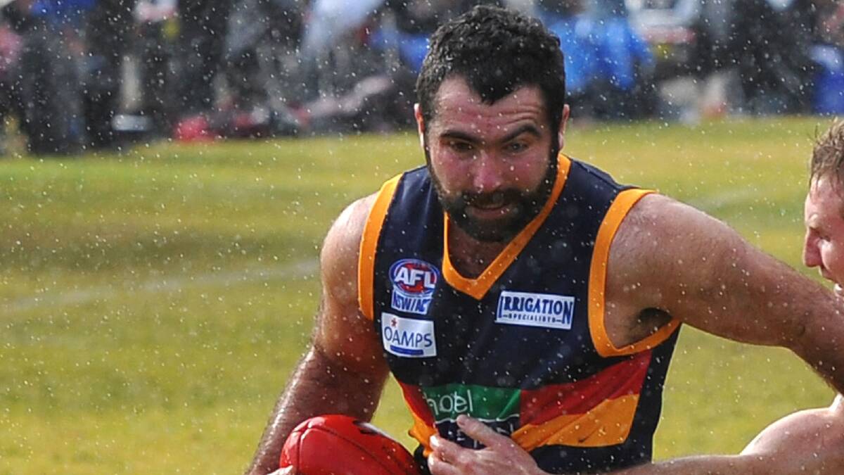 Bryce O'Garey has made a shock return to Leeton-Whitton after a move to Tasmania didn't work out as planned.