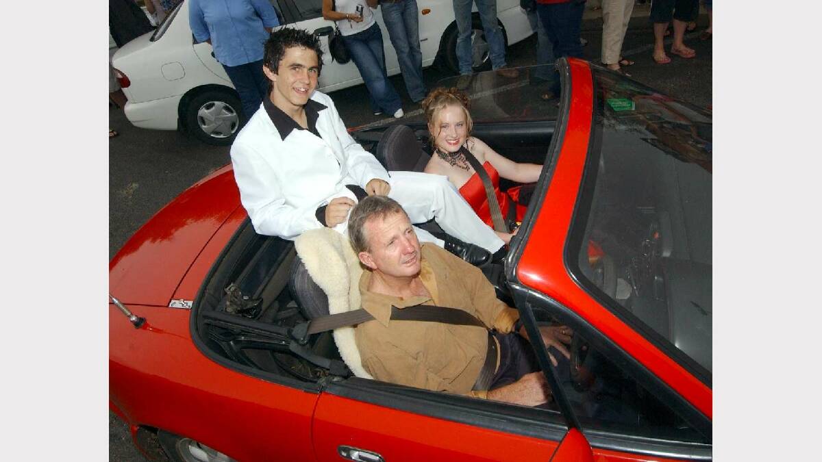 Doug Cotterill drives daughter Carrie and her date Dwayne Nicholls to the gig at the Wagga High School Year 10 formal in 2004. Picture: Les Smith