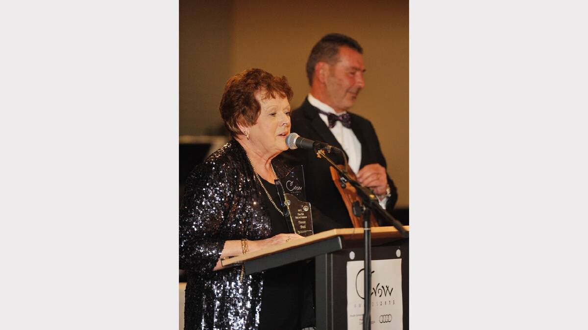 Yvonne Braid speaking after being presented Daily Advertiser Roll of Honour recipient award by Riverina Media Group General Manager Gary Olson. Picture: Alastair Brook
