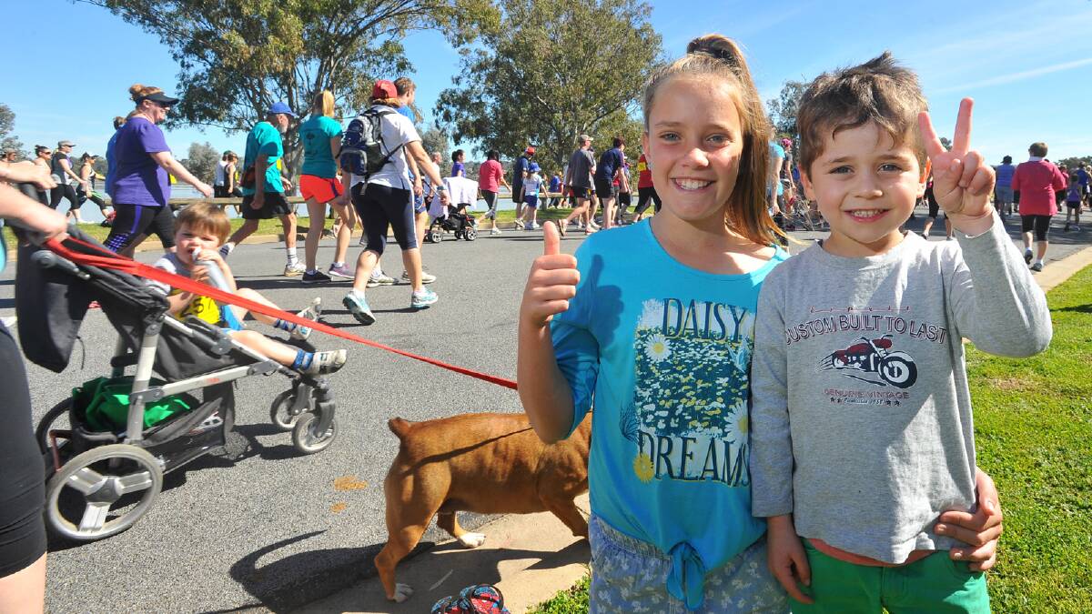 Lake to Lagoon 2013 - Madeline Lucas, 11, Jace Lucas, 5, of Wagga supporting their family who are competing. Picture: Addison Hamilton 