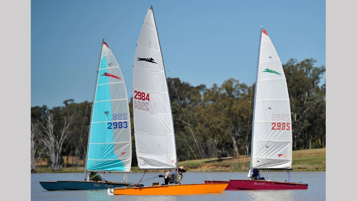 Boats jockeying for position prior to the start. Picture: Michael Frogley