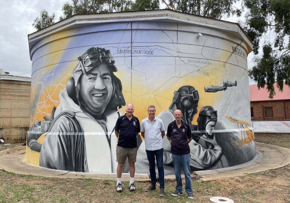 New mural paying tribute to Riverina's Air Force contribution