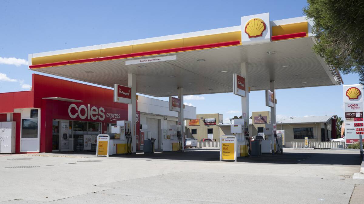 Robbery: Police were called to an armed robbery at the Shell Coles Express service station in Edward Street on Friday morning. Picture: Madeline Begley 
