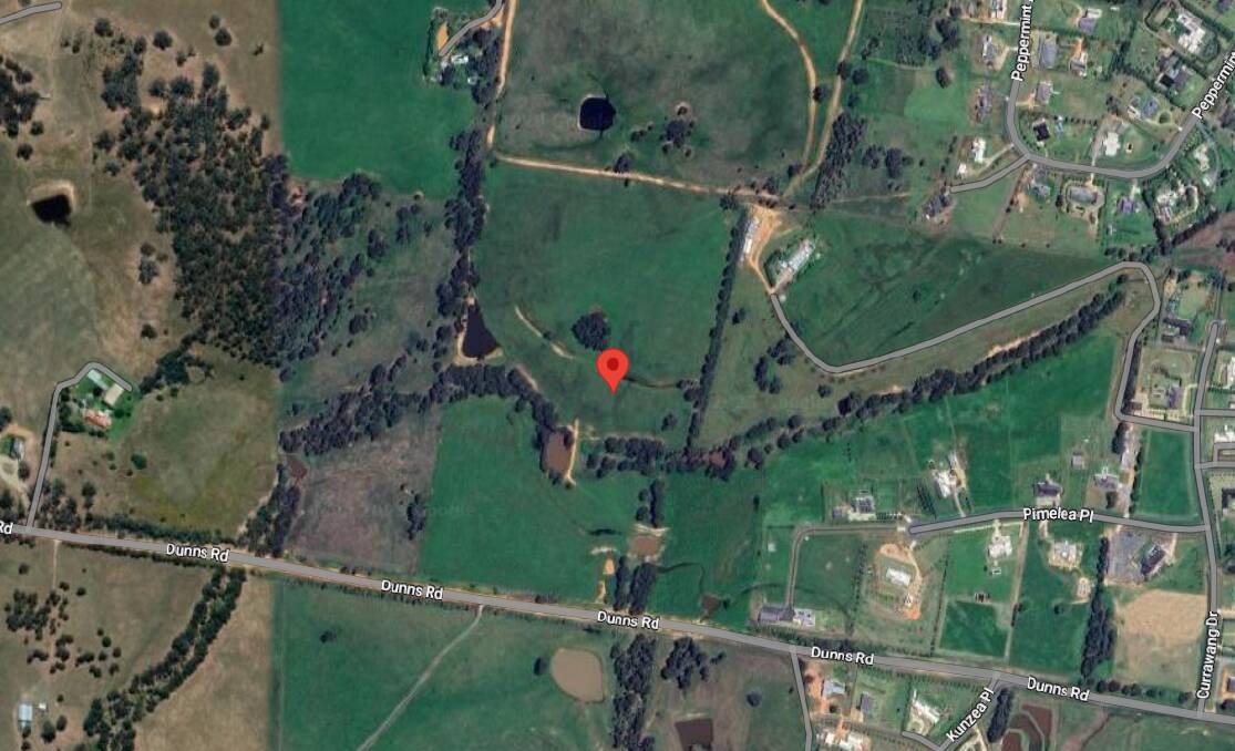 The large parcel of land is located adjacent to Dunns road, around ten minutes form Uranquinty Public School. 