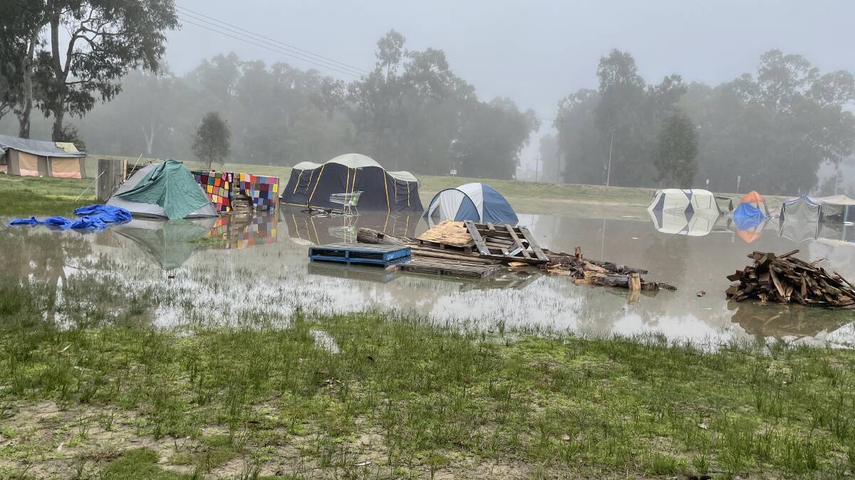 Flooding at North Wagga's Wilks Park earlier this morning, where homeless residents were given an evacuation order yesterday. Picture: Conor Burke