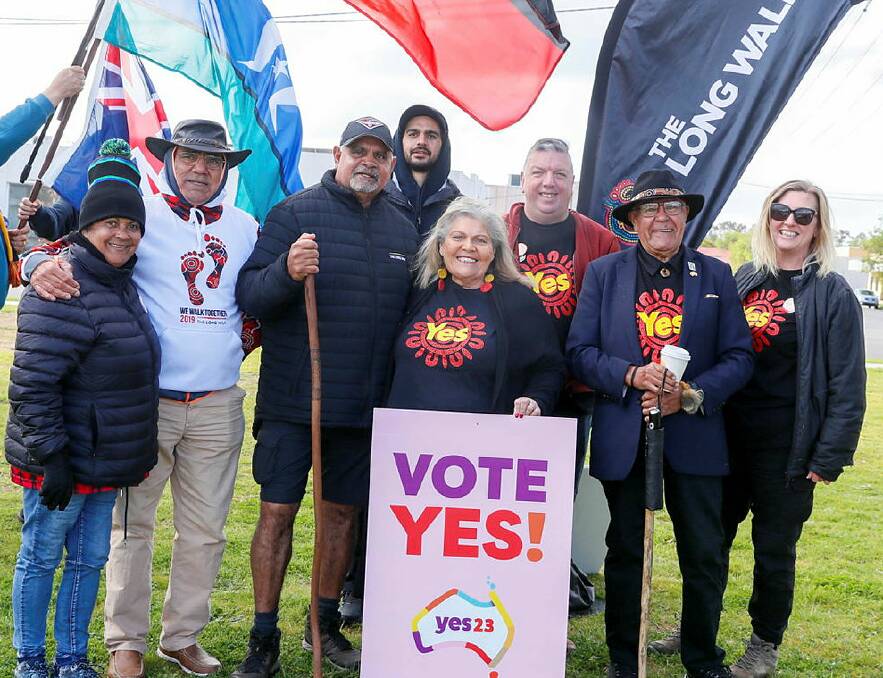 Michael Long and the Riverina for Yes campaigners in Wagga this week. Picture by Les Smith