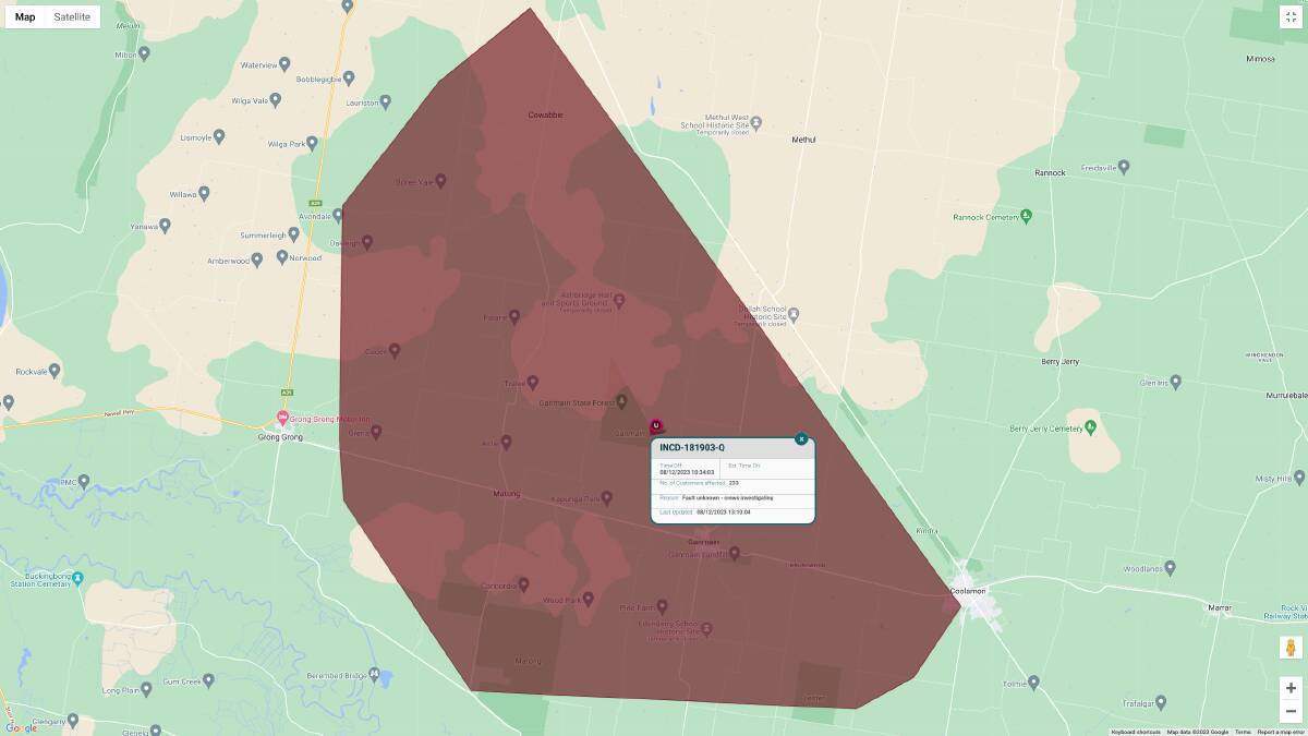 Hundreds of residents in the Coolamon, Ganmain and Matong areas were left without power on Friday after a car came into contact with a powerpole near Coolamon. Picture contributed