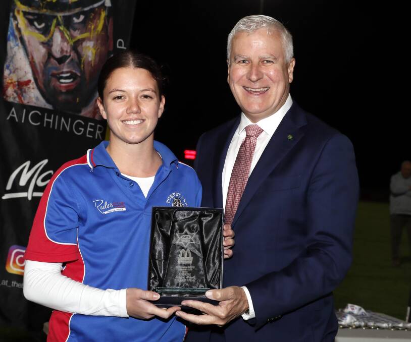 Jessica Wendt is presented with the rising star award by Michael McCormack. Picture by Les Smith