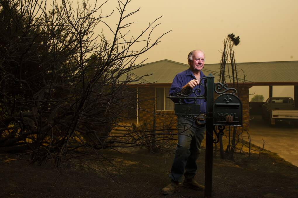 Batlow resident Steve Horsley stayed to fight the Dunns Road fire on Saturday. Picture: Dion Georgopoulos