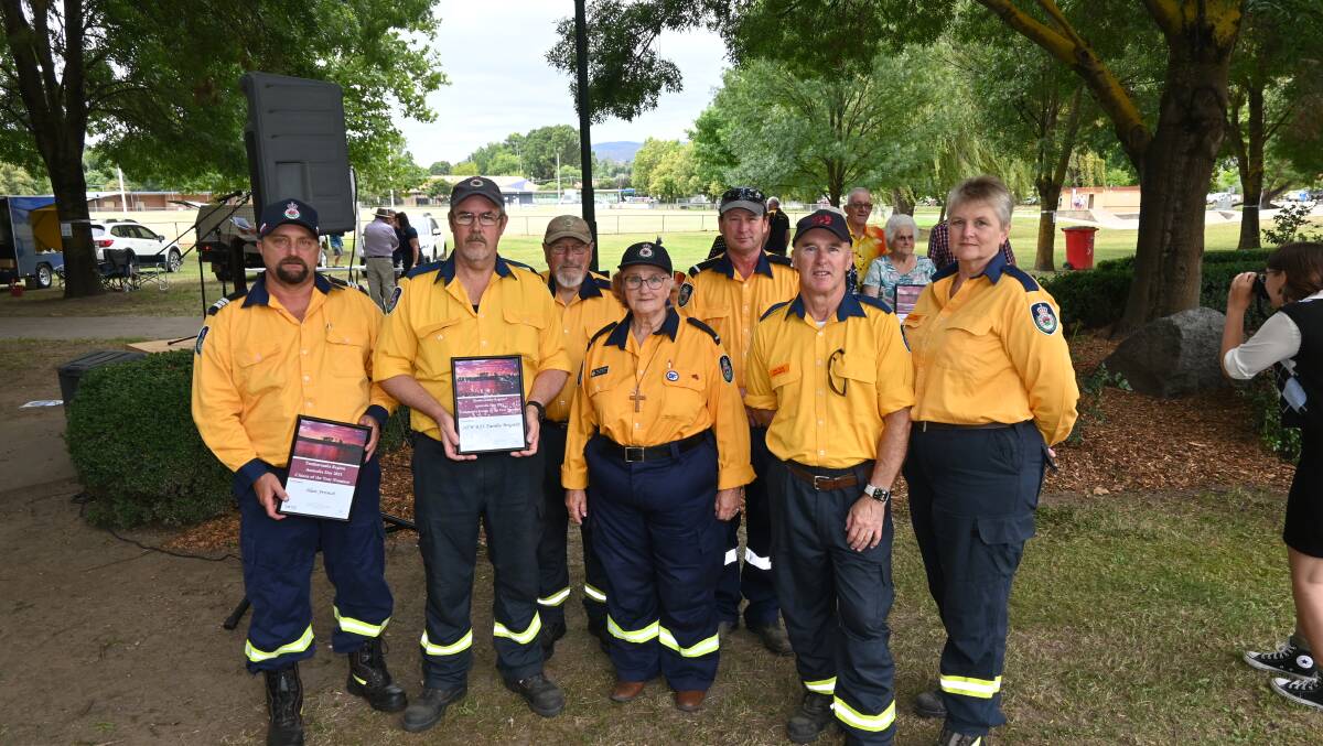 RFS crews from all across the Snowy Valley joined forces for the Dunns Road fires. Picture: Kenji Sato