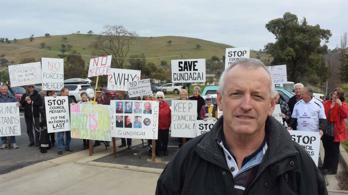 Gundagai businessman John Knight leads a merger protest at the 2016 federal election.