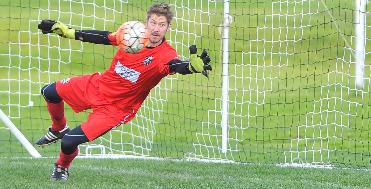 SAFE HANDS: Wanderers' Rob Fry will replace the injured Liam Dedini in goals on Saturday. 