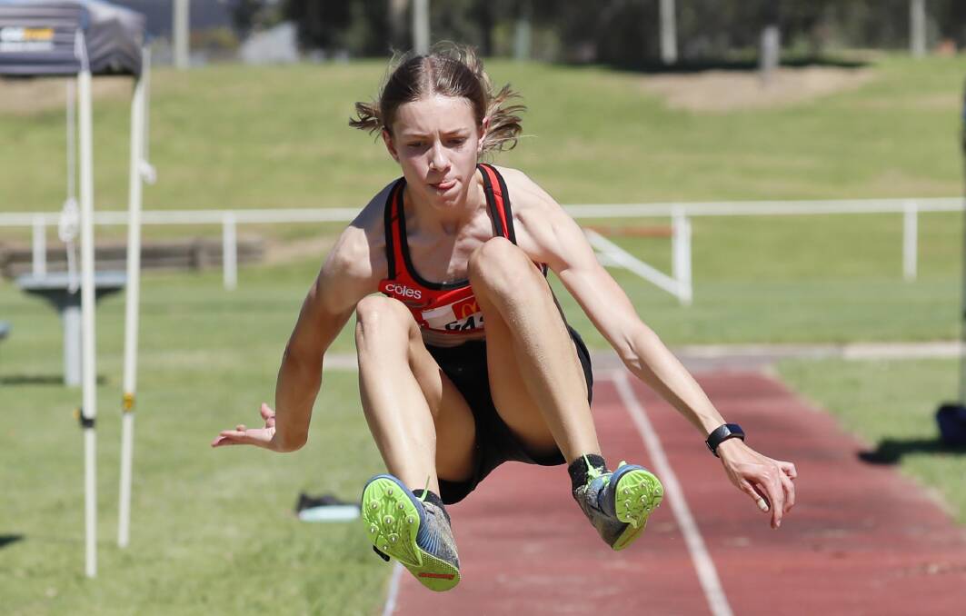 DOMINANT: Temora's Grace Krause shattered four records in the under-15 girls division at Sunday's Eastern Riverina Zone Championships. Picture: Les Smith