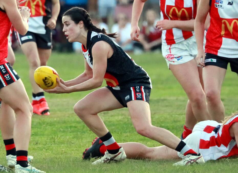 EXPANDING: North Wagga's Megan Porter in action during last year's AFL Southern NSW Women's competition. Picture: Les Smith