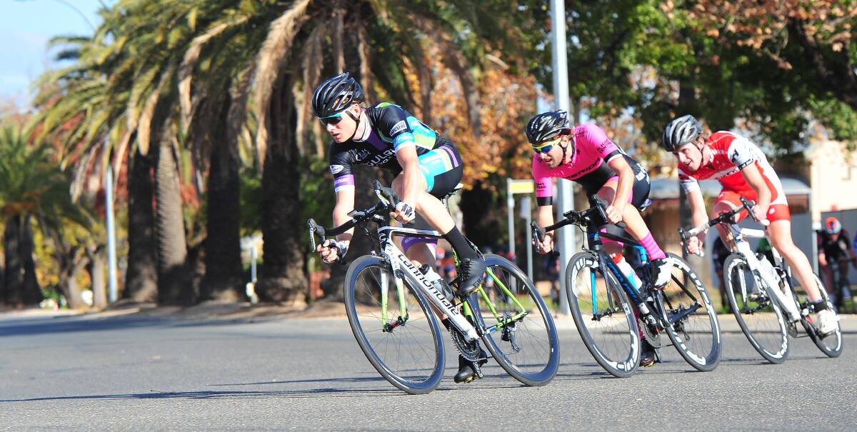 HAPPY HUNTING GROUND: Troy Herfoss (front) won the Wagga Cycle Classic in 2015, and will compete in this weekend's Tolland Open. Picture: Kieren L. Tilly