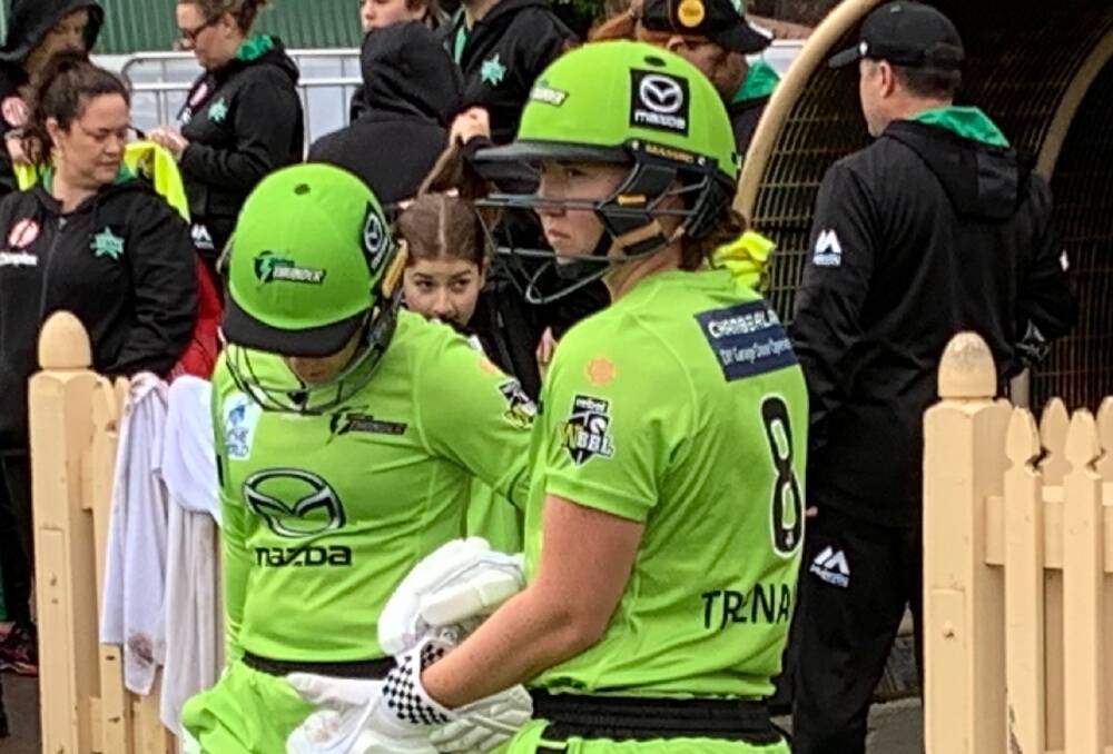 Rachel Trenaman (right) gets ready to head out to bat for Sydney Thunder earlier this week. Picture: Sydney Thunder
