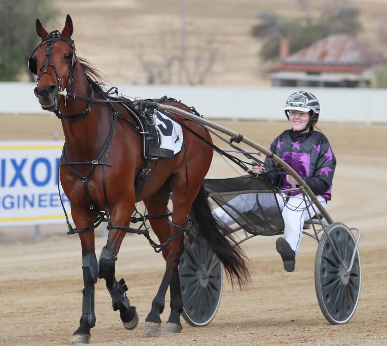 ALL SMILES: Molly Turton and Fastestgirlintown after Friday's win. Picture: Les Smith