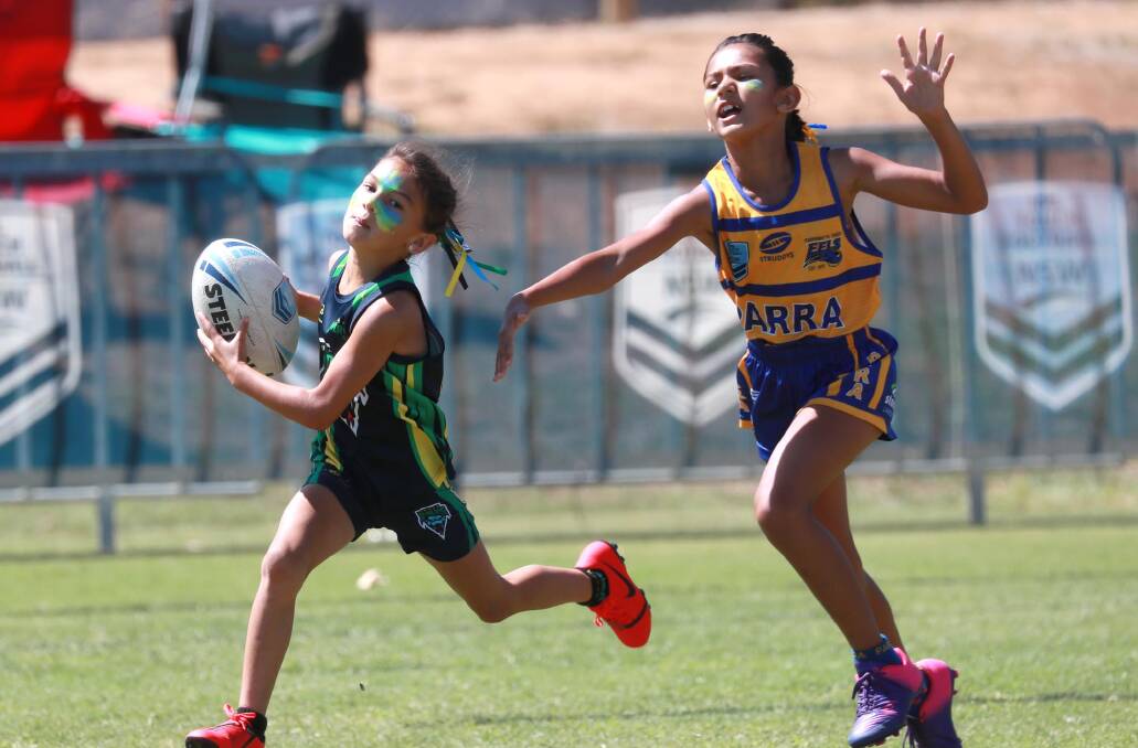BIG EVENT: Wagga Viper Te Wai Kahuroa is chased by Parramatta's Jayda Isherwood. Picture: Les Smith
