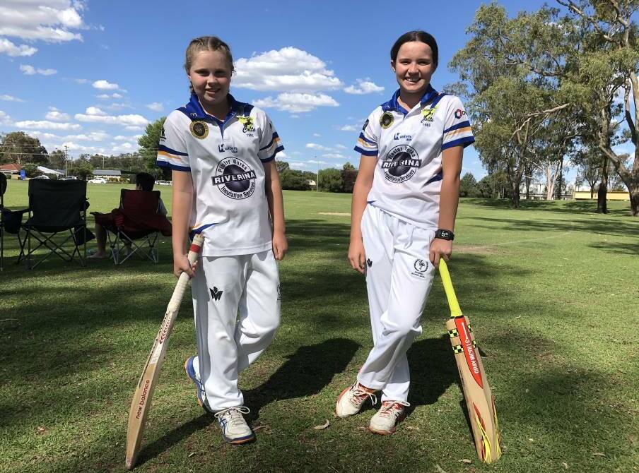STARS: Kooringal Colts cricketers Perri Nash and Kaitlin Logan. Picture: Peter Doherty